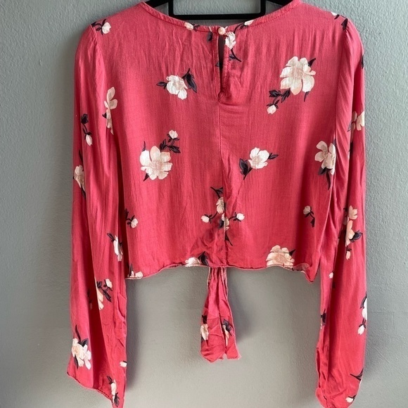 Don’t ask why floral flowy open tie front blouse. One Size - Picture 2 of 8